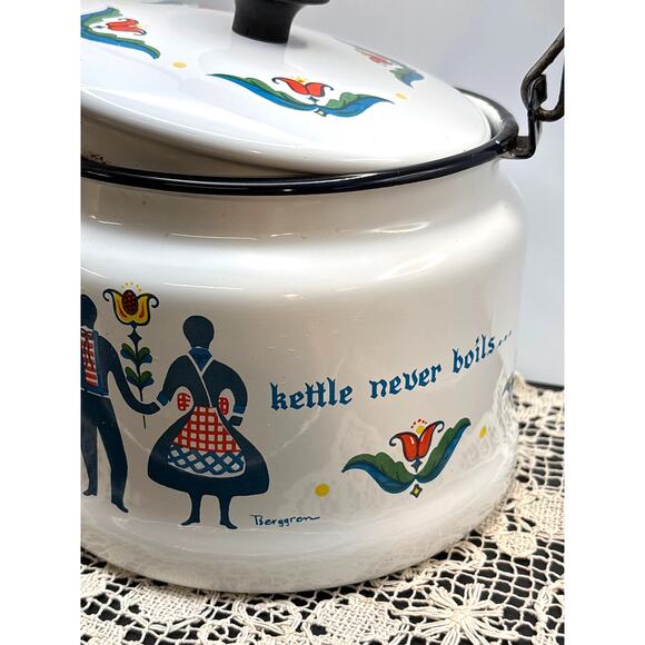 Vintage MCM Berggren Enamelware Teapot Folk Art ‘A Watched Kettle Never Boils’ - Picture 3 of 10